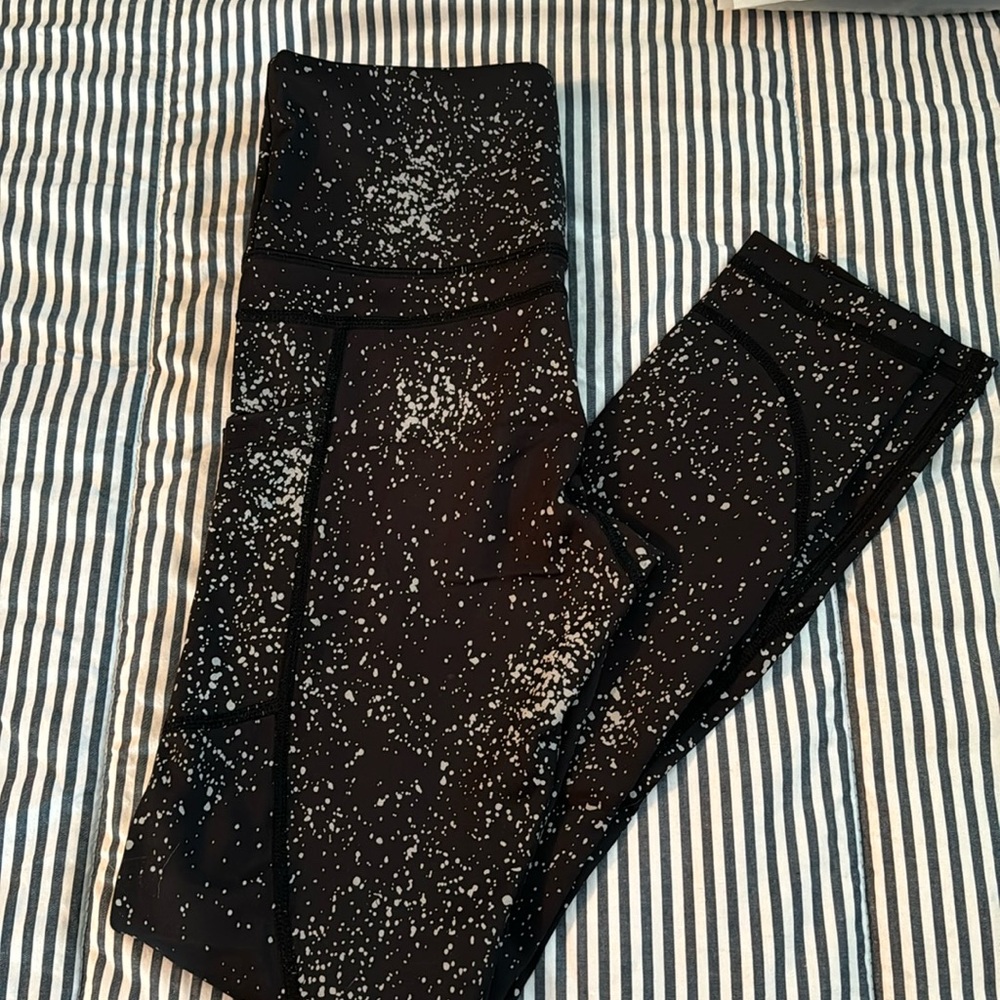 ZYIA reflective pocket Light N Tight leggings